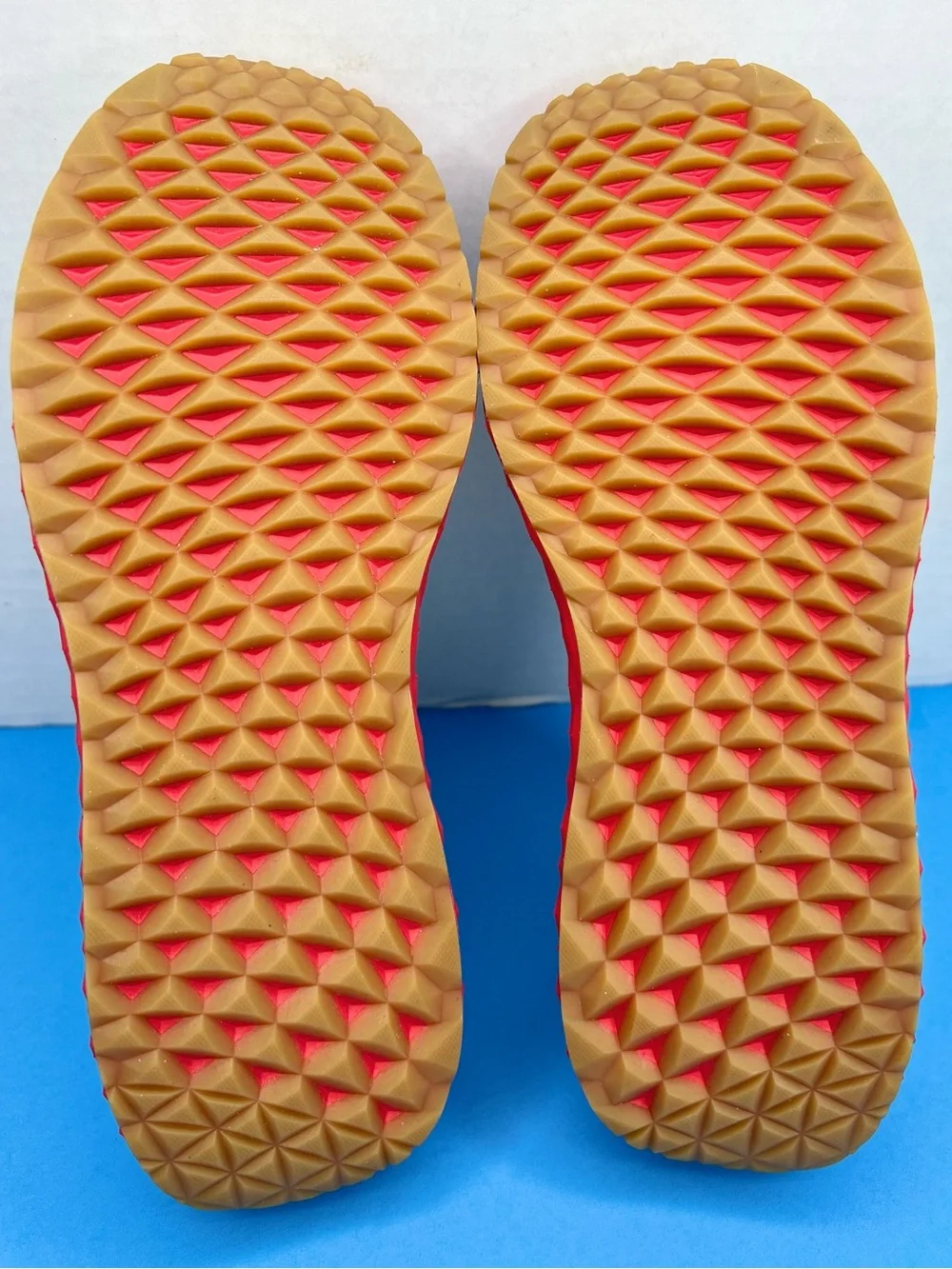 NOBULL Allday Knit Runner Womens Sneaker Classic White/Punch Sz 8.5M  NWOB